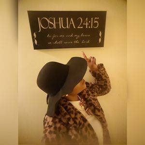 Meet your Posher, J'zairechristian